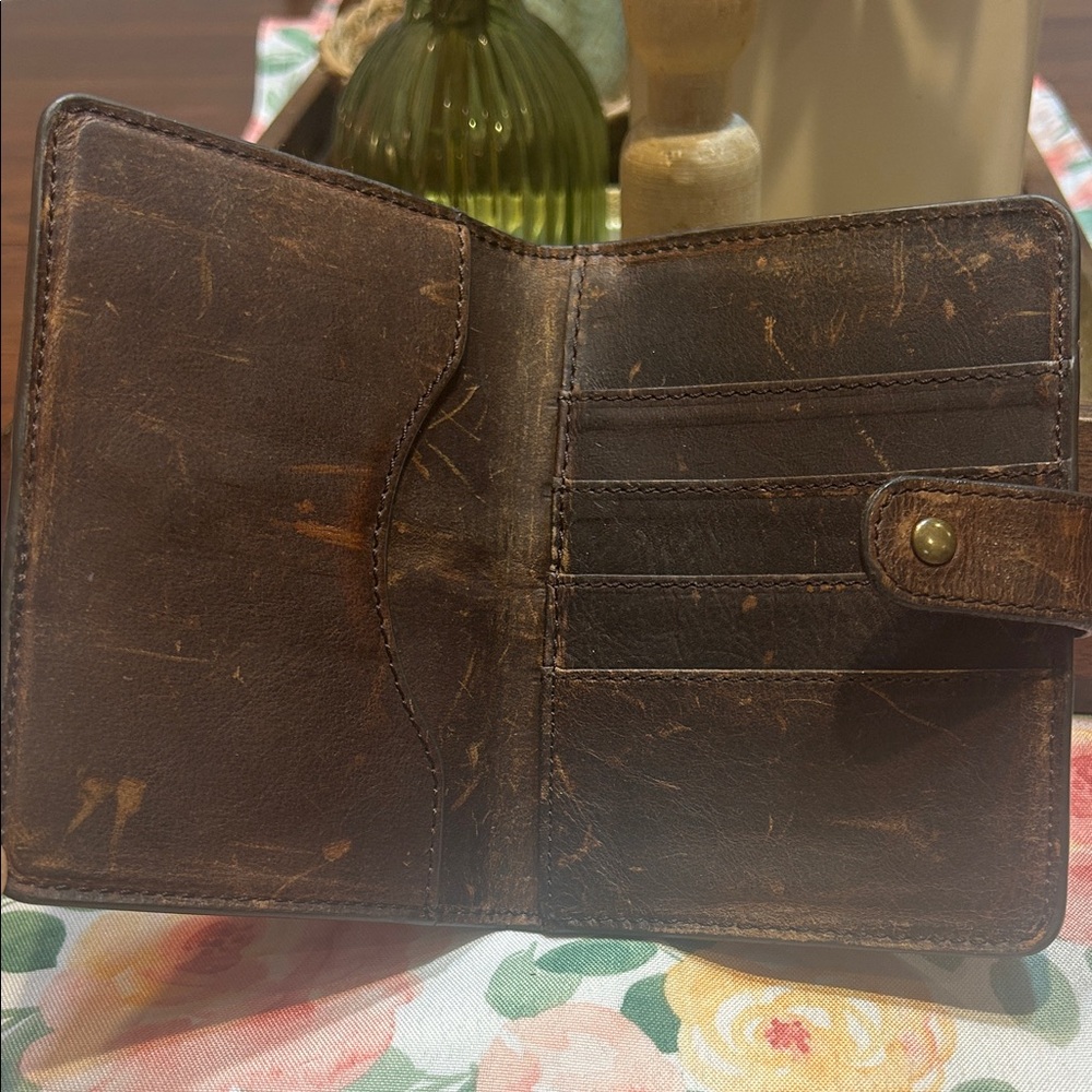 Brown Leather Passport Travel Document Wallet - Picture 4 of 6